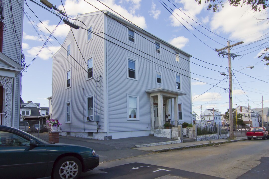 5 Holten St in Peabody, MA - Building Photo