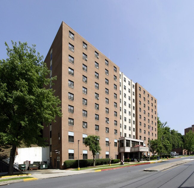 Hoy Towers in Harrisburg, PA - Foto de edificio - Building Photo