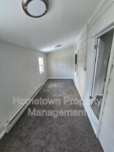 22 Esther Ln in Dillsburg, PA - Foto de edificio - Building Photo