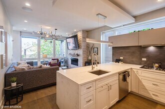 1543 W Augusta Blvd in Chicago, IL - Building Photo - Building Photo