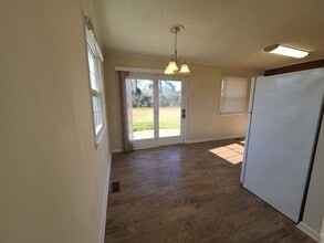103 Gary Ct in Jacksonville, NC - Building Photo - Building Photo