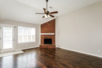 6931 Gallop Dr in Cordova, TN - Foto de edificio - Building Photo