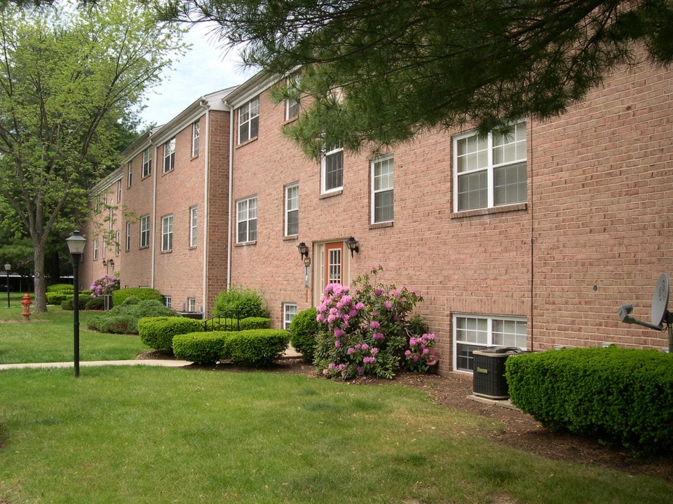 Mill Creek Village in Boardman, OH - Foto de edificio