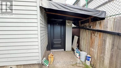425-425 Cannon St E in Hamilton, ON - Building Photo - Building Photo