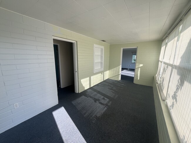 1110 S Riverside Dr in Edgewater, FL - Building Photo - Building Photo