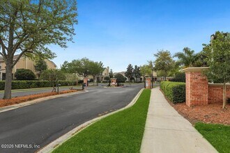 11152 Castlemain Cir S in Jacksonville, FL - Foto de edificio - Building Photo