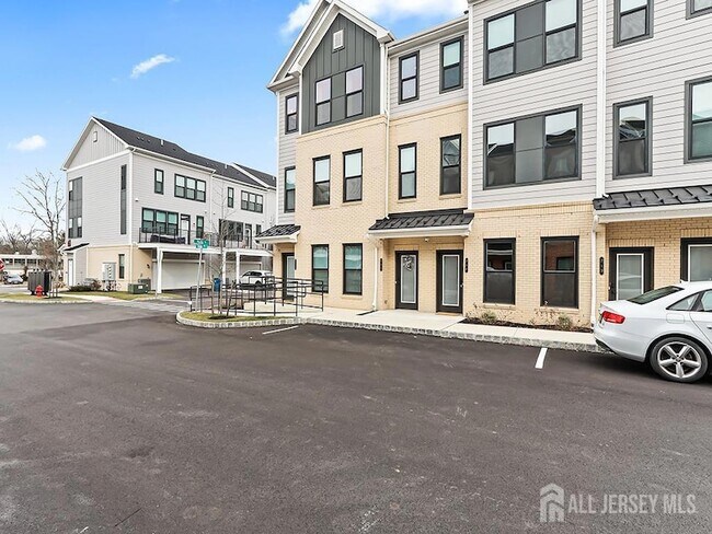 715 Parker Blvd in West Windsor Township, NJ - Foto de edificio - Building Photo