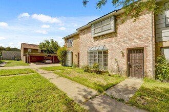 128 Goodson Dr in Houston, TX - Building Photo - Building Photo