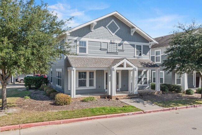 1725 Harvey Mitchell Pkwy S in College Station, TX - Building Photo - Building Photo