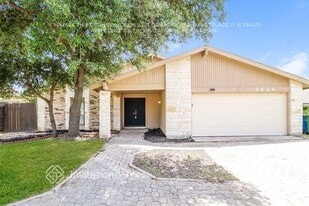 2424 Via Barcelona in Carrollton, TX - Building Photo