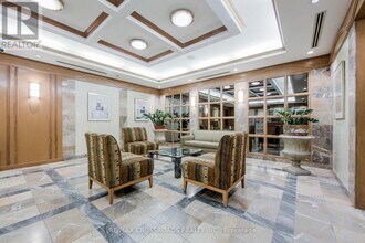 25-2125 Grenville St in Toronto, ON - Building Photo - Building Photo