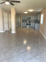 2844 Morningmist Ln in Dickinson, TX - Building Photo