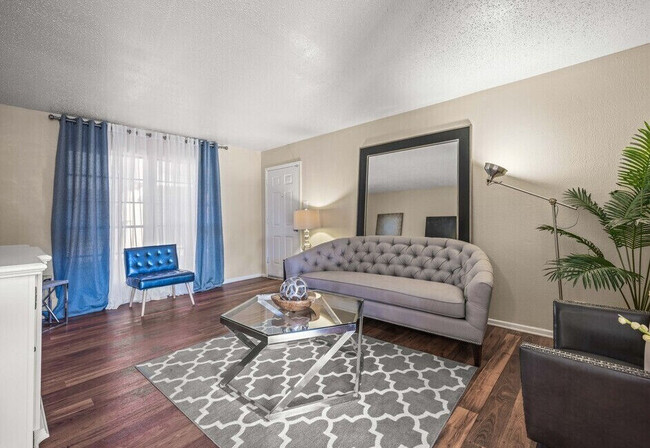 Manchester in Euless, TX - Building Photo - Building Photo