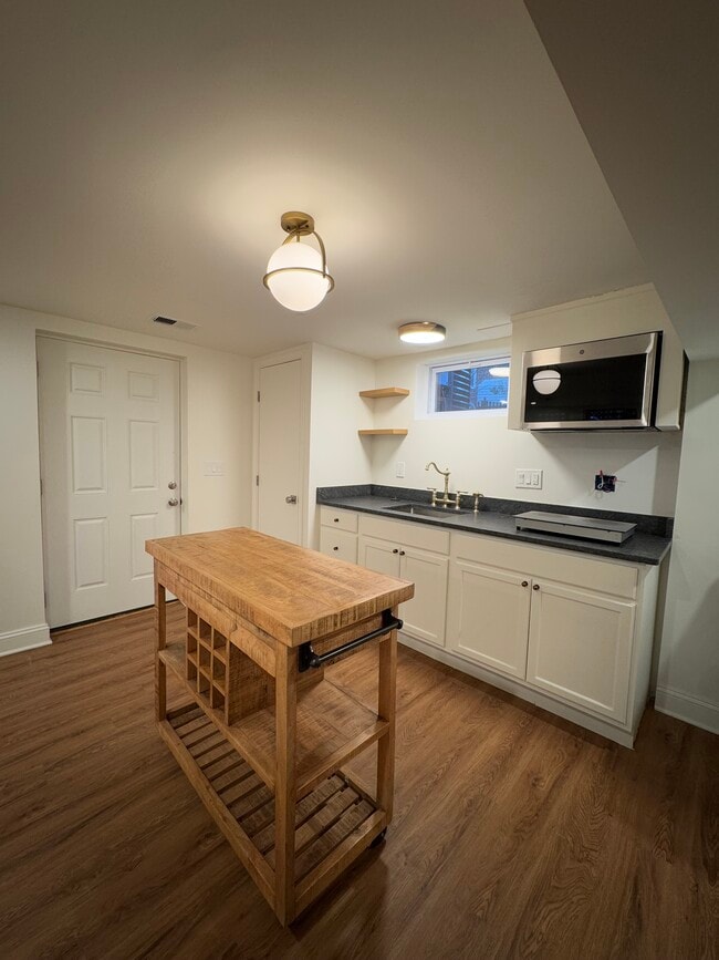 property at 1012 Roswell Dr