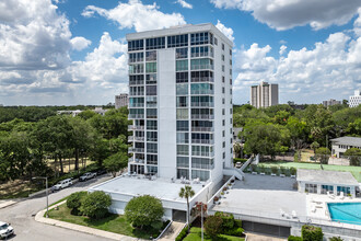 Broadview Towers in Jacksonville, FL - Building Photo - Building Photo