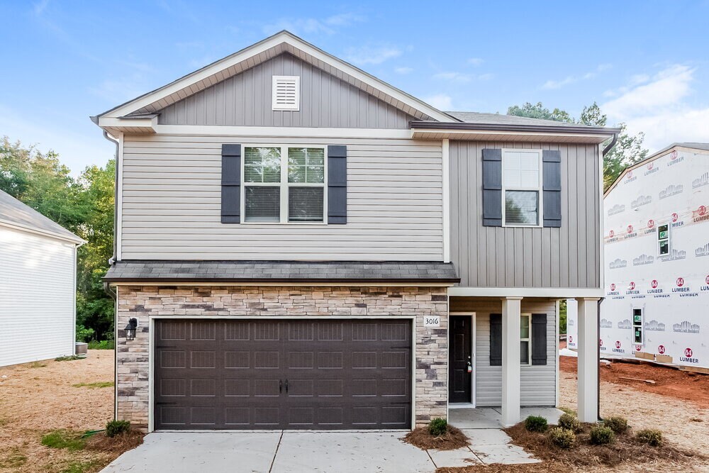 3016 Hubbard Rd in Charlotte, NC - Building Photo