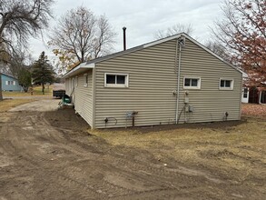 726 Orchard St in Ortonville, MN - Foto de edificio - Building Photo