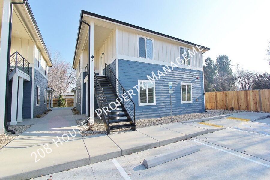 3322 N Cole Rd-Unit -101 in Boise, ID - Building Photo