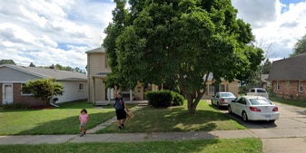 19140 Indiana St, Unit Apartment B in Roseville, MI - Building Photo