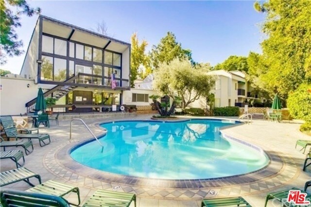 18645 Hatteras St-Unit -180 in Los Angeles, CA - Building Photo - Building Photo