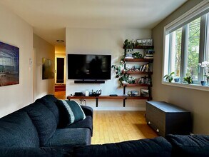 1713 Cuvillier Rue in Montréal, QC - Building Photo - Building Photo