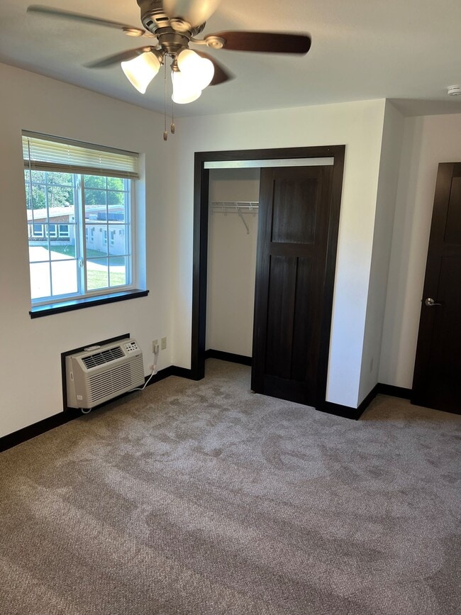 1007 University Ave, Unit 3Bed - 2Bath in Colfax, WI - Building Photo - Building Photo