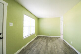 2950 Lasses Blvd in San Antonio, TX - Building Photo - Building Photo