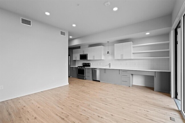 4004 Banister Ln, Unit 309 in Austin, TX - Building Photo - Building Photo