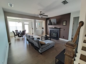 215 N Auburn Landing Pl in Auburn, GA - Foto de edificio - Building Photo