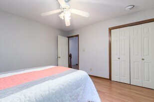 1614 Mariah Way E in Fort Walton Beach, FL - Building Photo