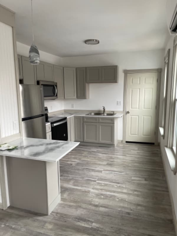 1719 Broadway in Schenectady, NY - Foto de edificio - Building Photo