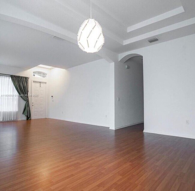 998 NW 167th Terrace in Pembroke Pines, FL - Building Photo - Building Photo
