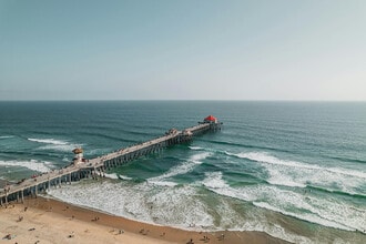 Elan Huntington Beach in Huntington Beach, CA - Building Photo - Building Photo