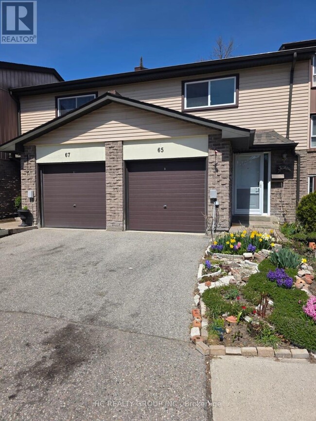 1131-1131 Sandhurst Cir