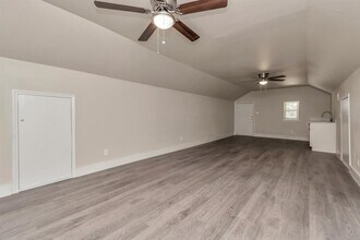 211 Stiles St-Unit -C in Houston, TX - Foto de edificio - Building Photo