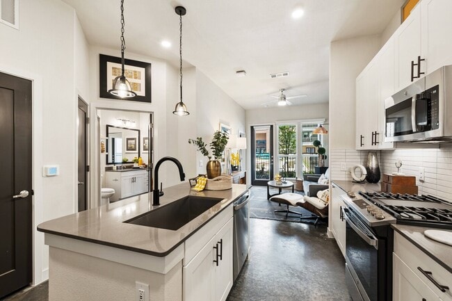 1003 Durham Dr in Houston, TX - Building Photo - Building Photo