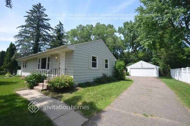 817 Parker Ave in Roseville, MN - Building Photo - Building Photo