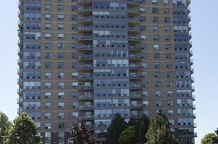 The Waterside in Kingston, ON - Building Photo