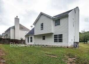 701 Holly Thorn Trace in Holly Springs, NC - Building Photo - Building Photo
