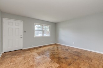 9333 Chelsea Ave in Norfolk, VA - Building Photo - Building Photo