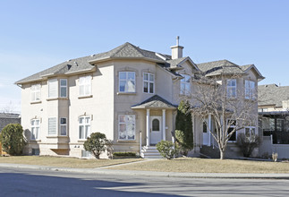 2201 4th Ave NW in Calgary, AB - Building Photo - Primary Photo