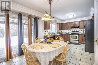 2 Hampstead Ct in Markham, ON - Building Photo - Building Photo