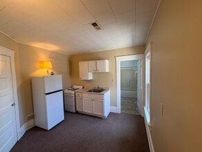 2120 Cherry St, Unit Apt 2N in Erie, PA - Building Photo - Building Photo