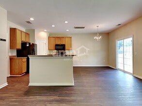 910 Laurel Oaks Ln in Moncks Corner, SC - Building Photo - Building Photo