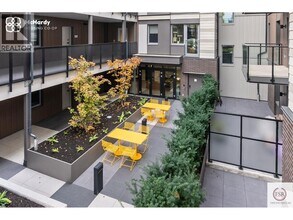 5085 McHardy St in Vancouver, BC - Building Photo - Building Photo