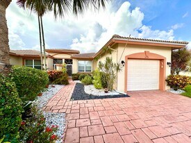 5791 Island Reach Ln in Boynton Beach, FL - Building Photo