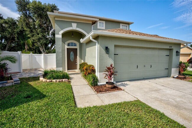 6133 Lanshire Dr in Tampa, FL - Building Photo - Building Photo