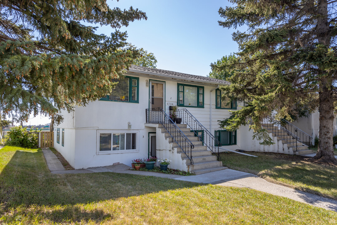 4736 Stanley Rd SW in Calgary, AB - Building Photo