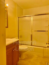 806 Undercliff Dr photo'