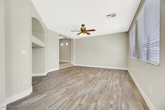 7228 Quarterhorse Ln in Las Vegas, NV - Building Photo - Building Photo